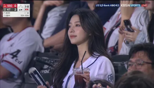 KBO Broadcast Close-up Video from Photo — MiniMax H3 video example